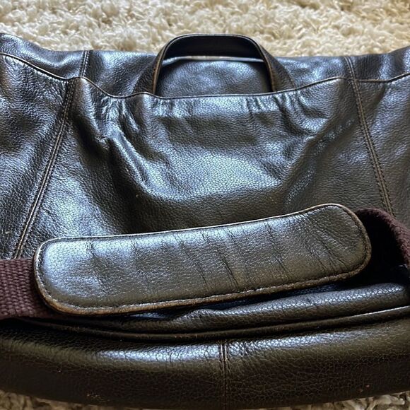 Black Rivet Leather Cross Body Messenger Laptop Bag Distressed Adjustable Strap - Picture 7 of 16